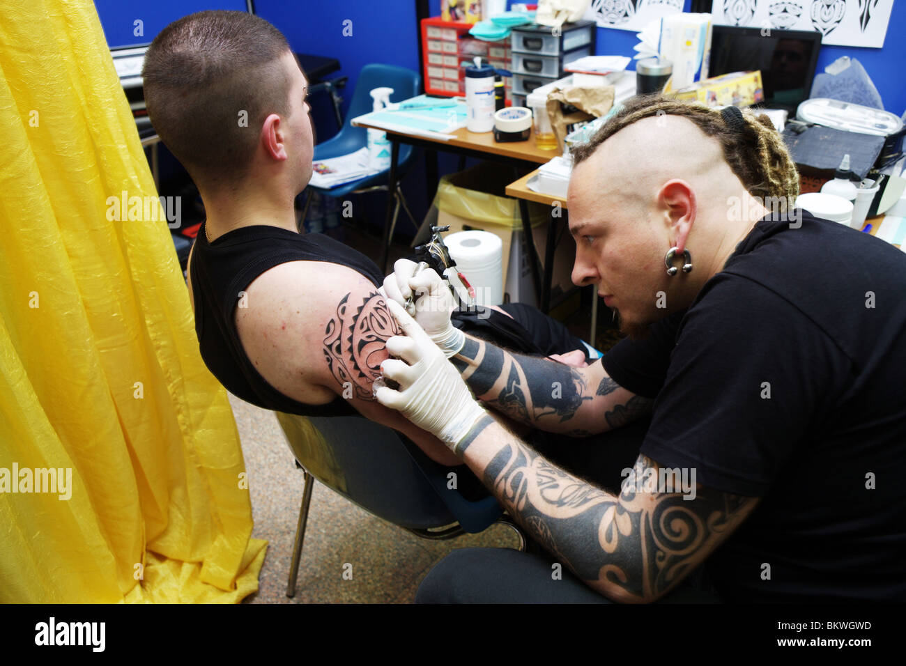 tattoo-convention-in-rome-italy-2010-stock-photo-alamy