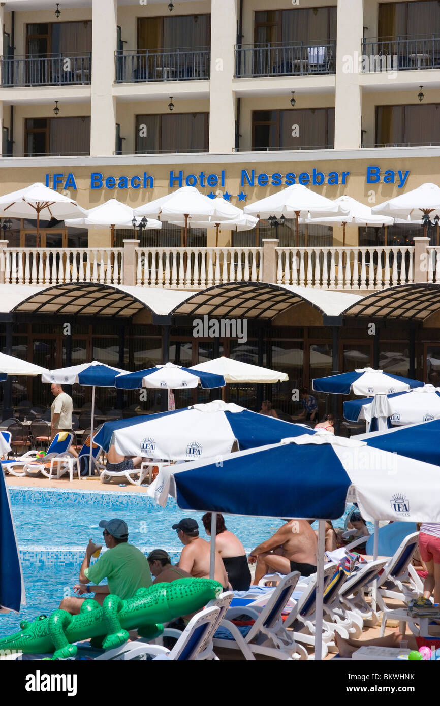 Pool in front of hotel, Sunny beach, Modern architecture, Black Sea ...