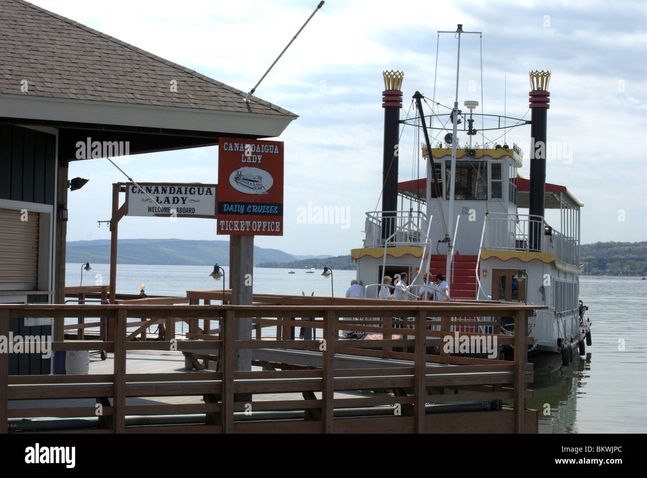 Dinner cruises hires stock photography and images Alamy