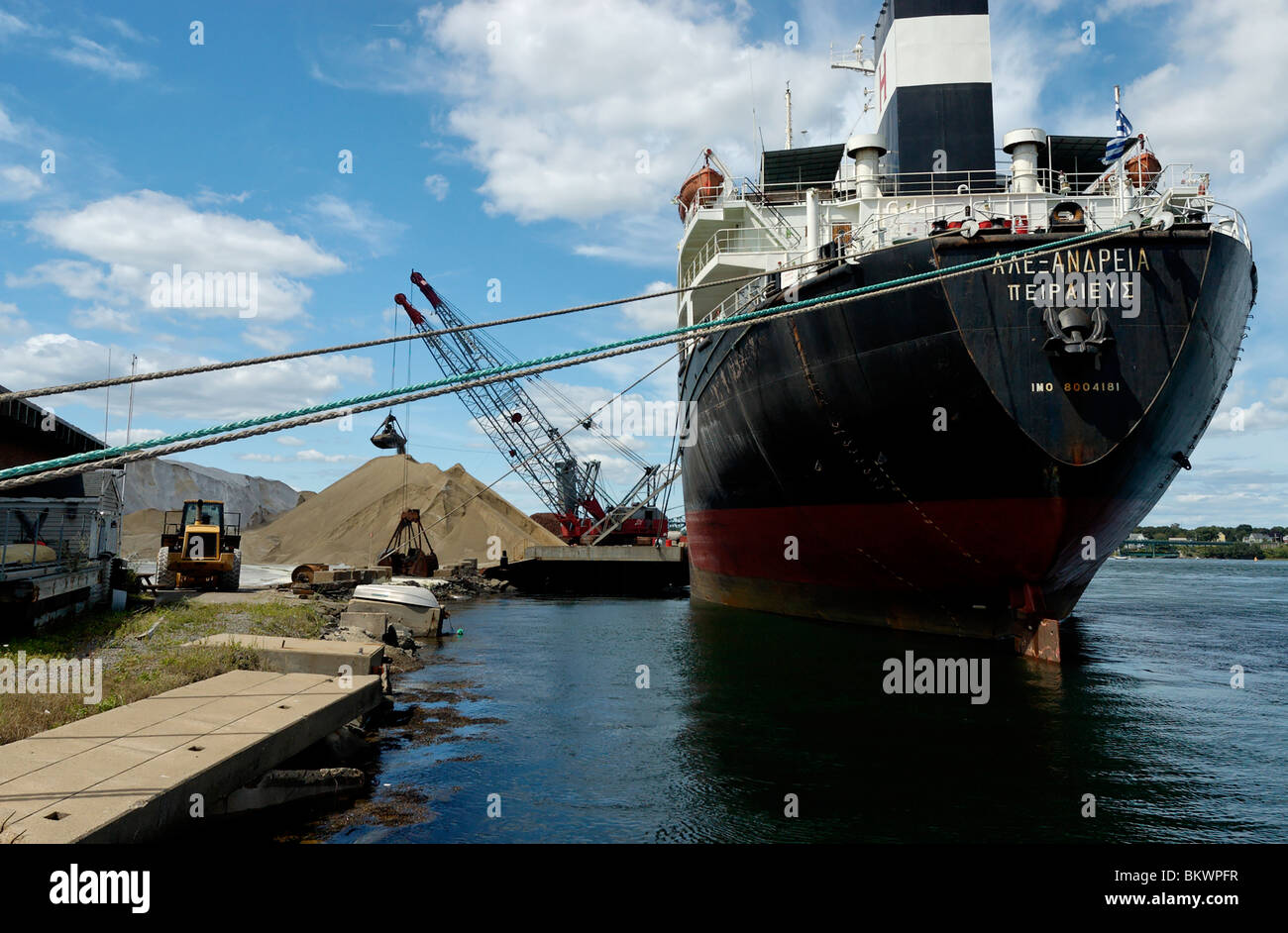 Shovels and rope hires stock photography and images Alamy