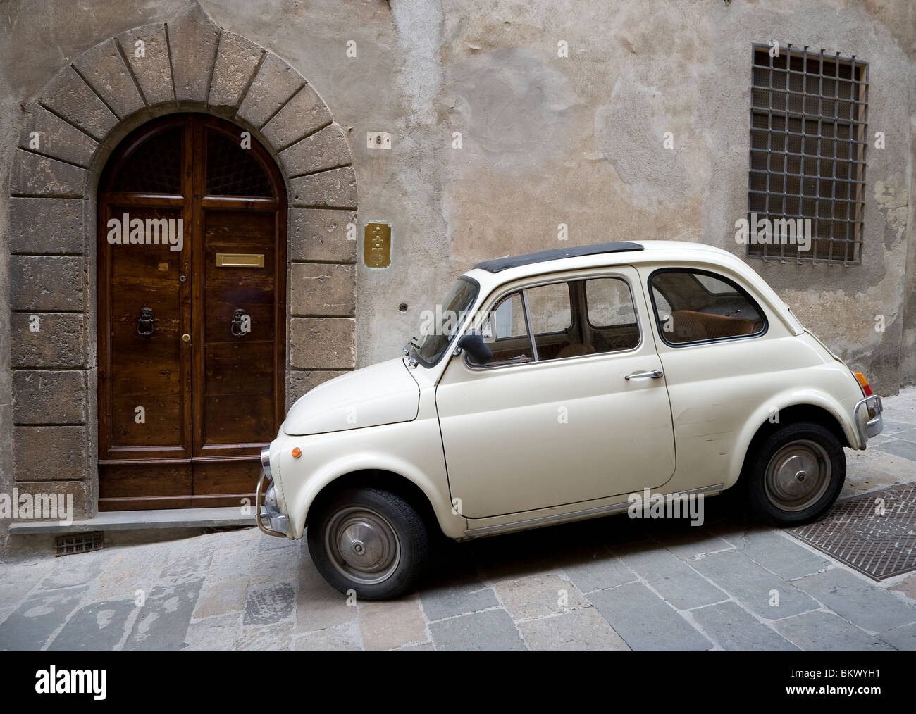 Fiat 500 parked in Montepulciano Tuscany Italy Stock Photo - Alamy