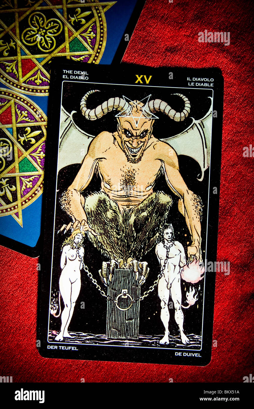 Tarot card devil hi-res stock photography and images - Alamy