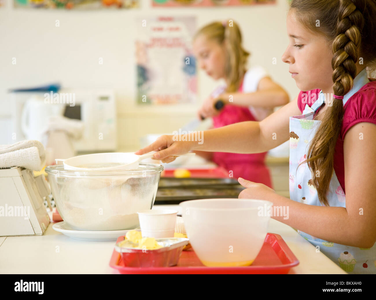 Kids cookery class hires stock photography and images Alamy