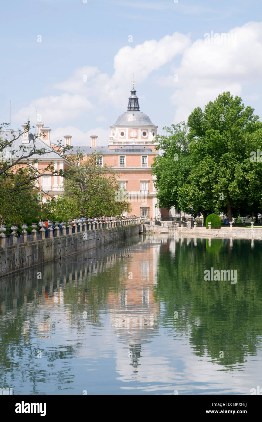 Royal Palace and Tajo river. Aranjuez, Madrid province, Spain Stock ...