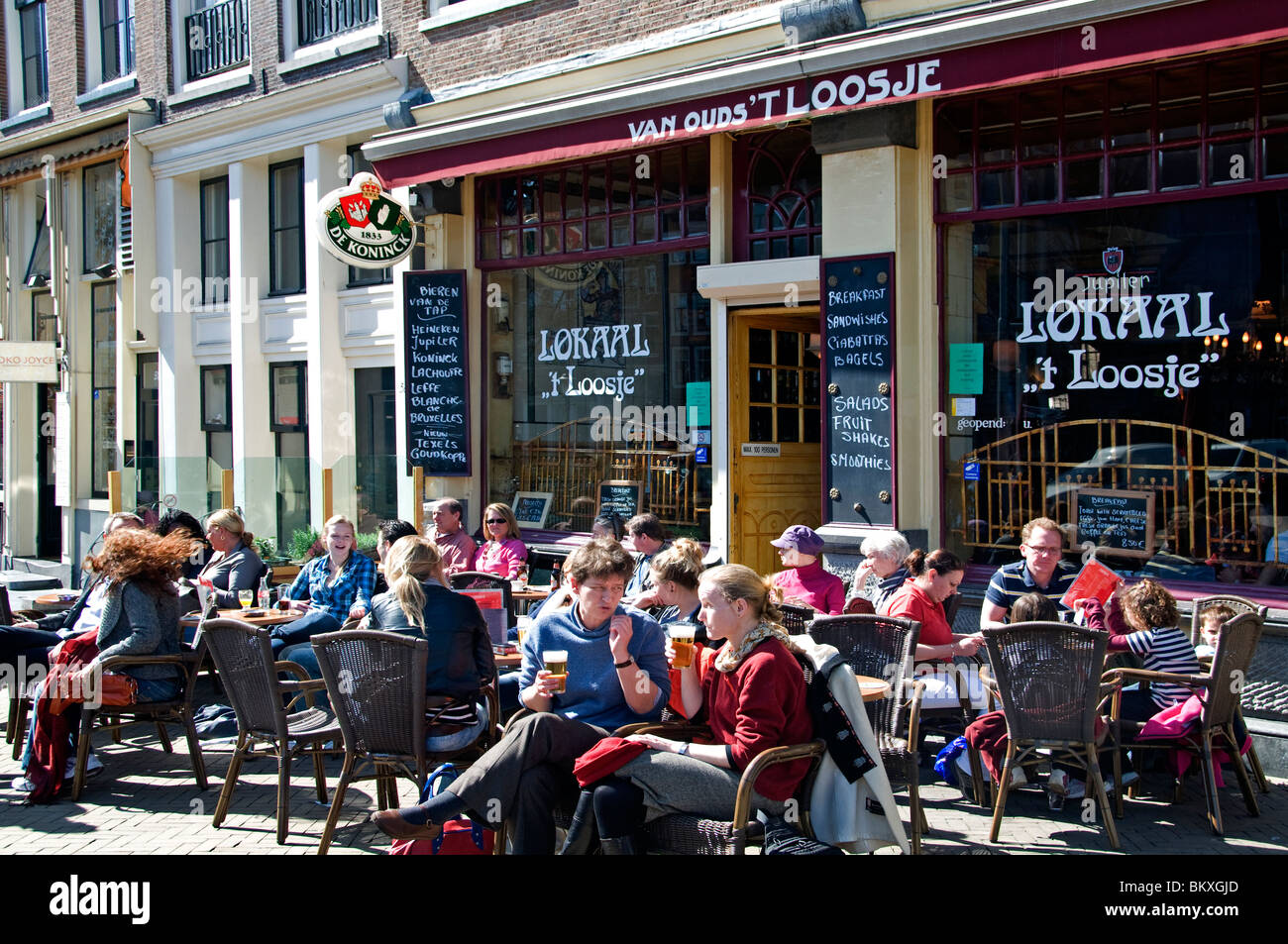 knal drempel haar Lokaal `t Loosje Nieuwmarkt cafe Amsterdam Cafe Restaurant bar pub  Netherlands Stock Photo - Alamy