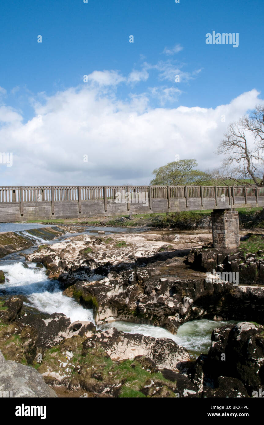 The village of Grassington in the Yorkshire Dales and the bridge over Linton Falls Stock Photo