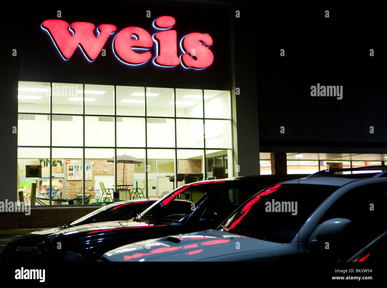 Weiss Store Weis hi-res stock photography and images - Alamy