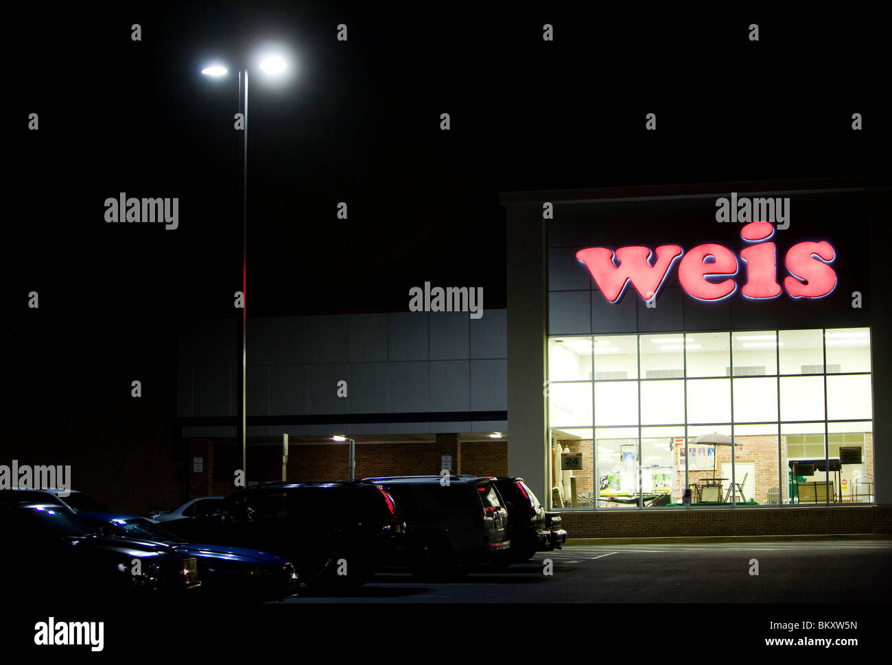 A Weis grocery store Stock Photo Alamy