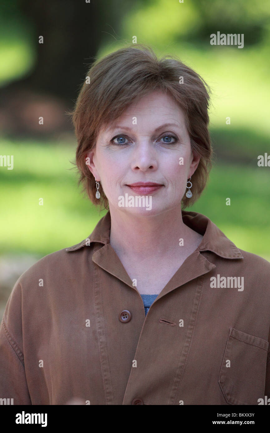 Portrait sad pretty woman hi-res stock photography and images - Alamy