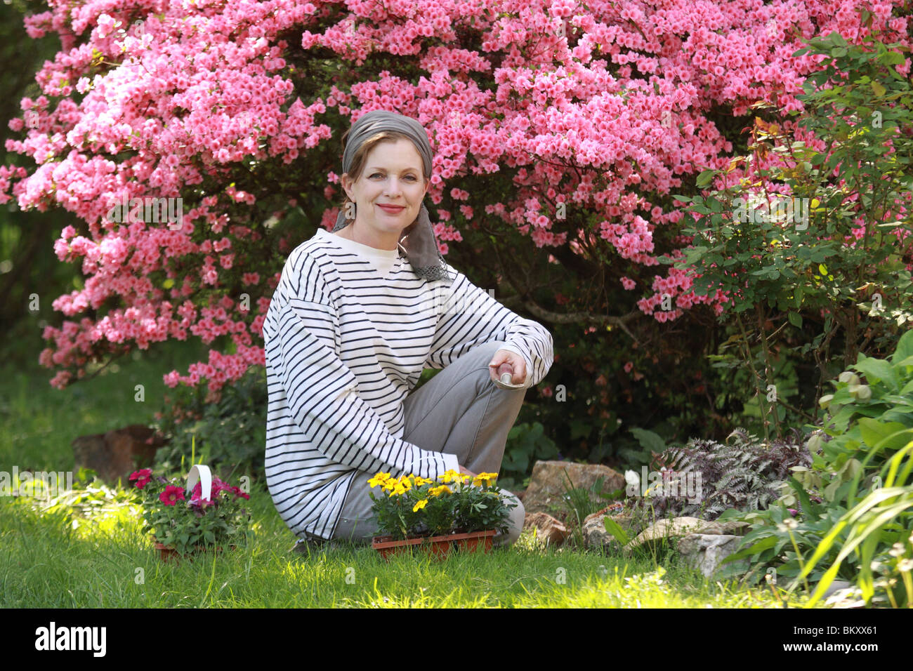 Smiling mature woman spring hi-res stock photography and images - Alamy