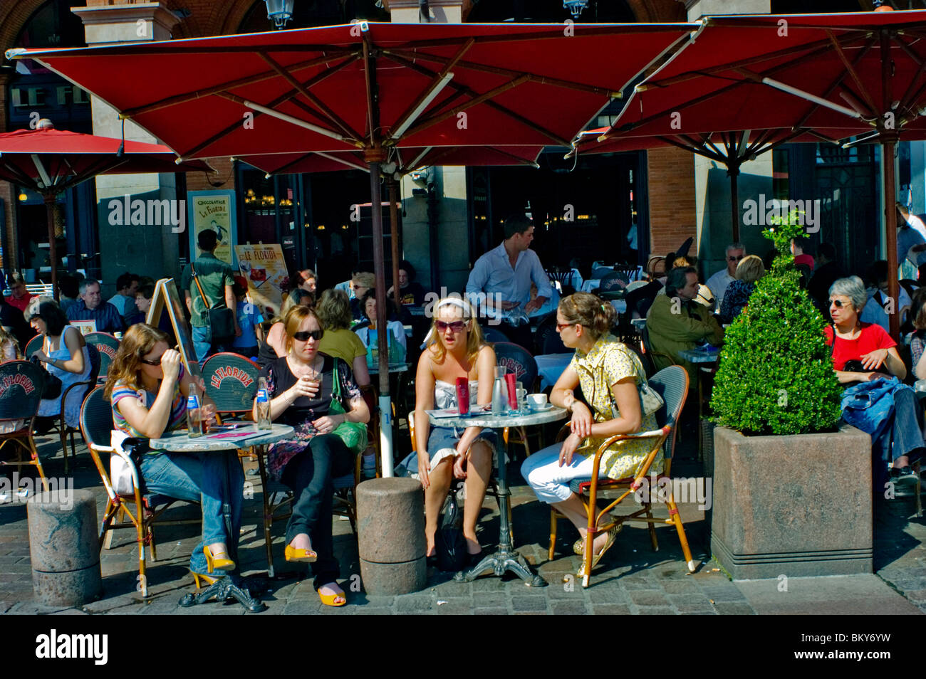 Teenagers cafe france hires stock photography and images Alamy