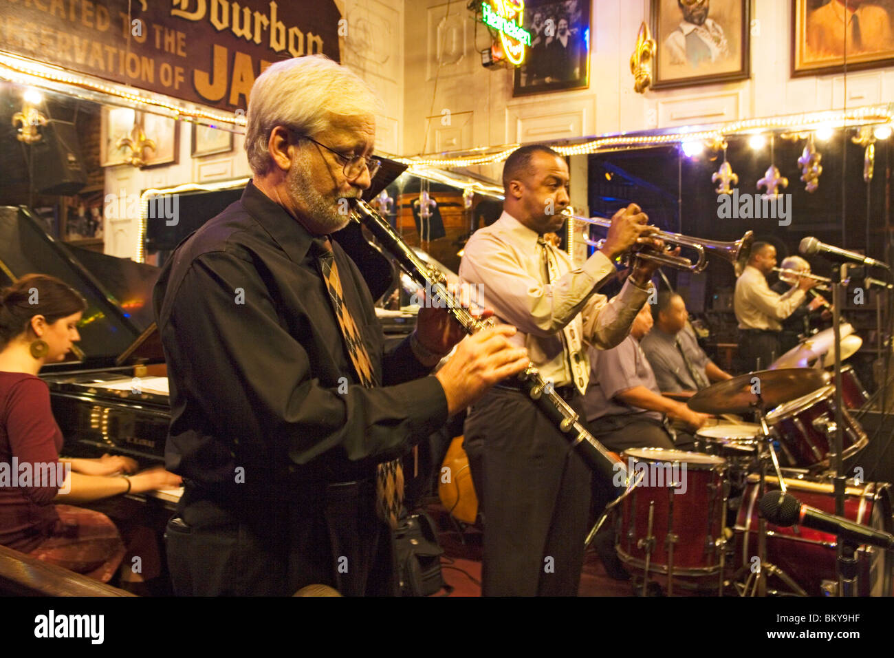 Maison Bourbon is one of the best choices on Bourbon street to listen to Jazz, French Quarter, New Orleans, Louisiana, USA Stock Photo