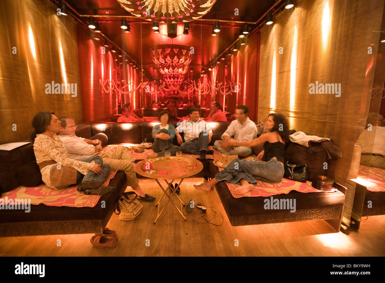 Arabic People Eating High Resolution Stock Photography And Images Alamy