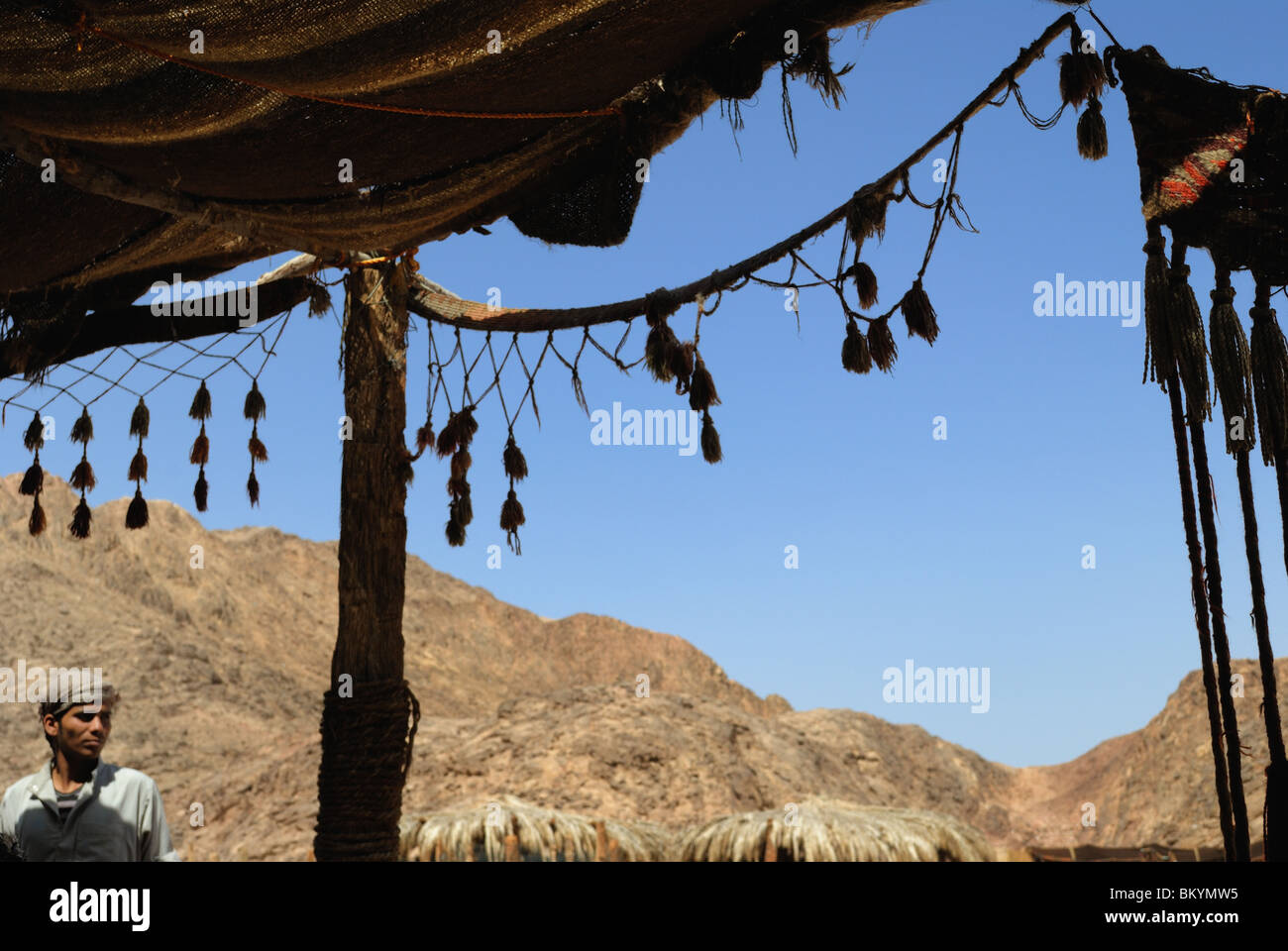 Bedouin hut desert hi-res stock photography and images - Alamy