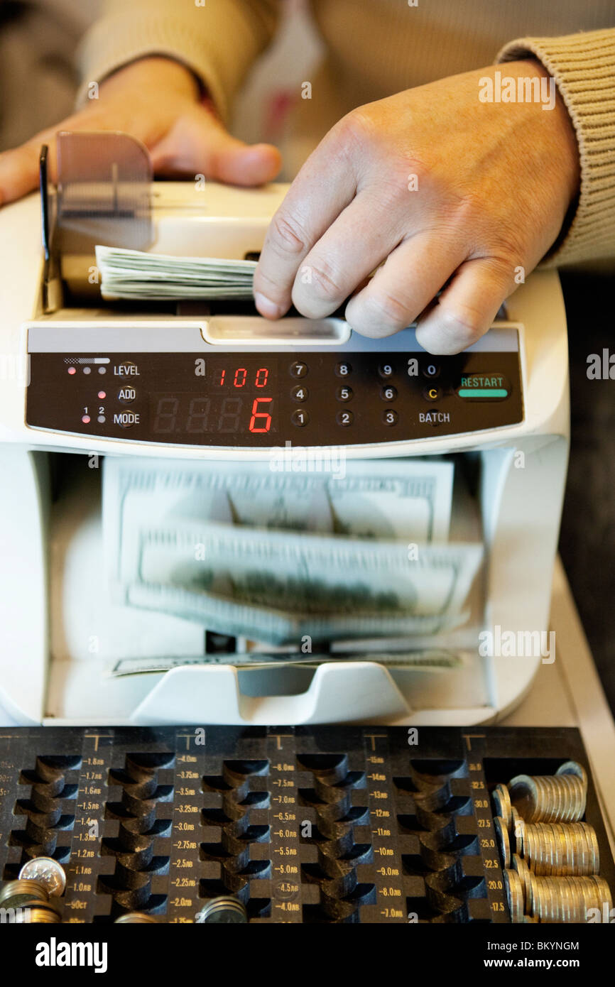 Money counting machine hires stock photography and images Alamy