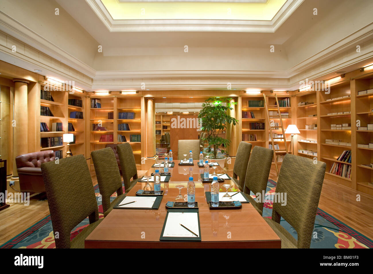 JW Marriott Hotel Shanghai, world highest library, 60th floor, board