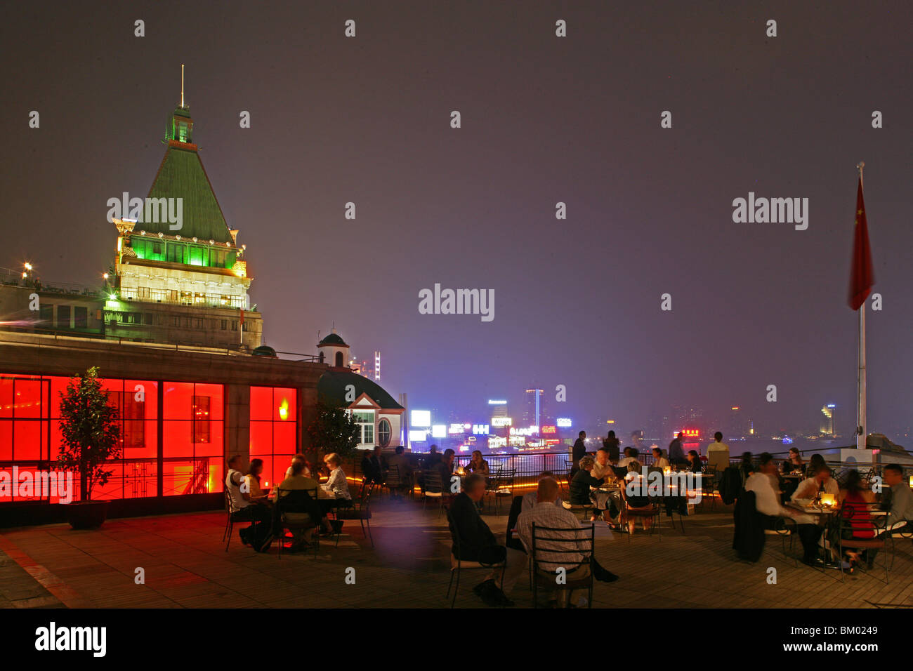 Bar Red, Bar Rouge, Luxury bar in 18, Design Bar, view of Pudong skyline, roof terrace, Peace Hotel in the back ground Stock Photo