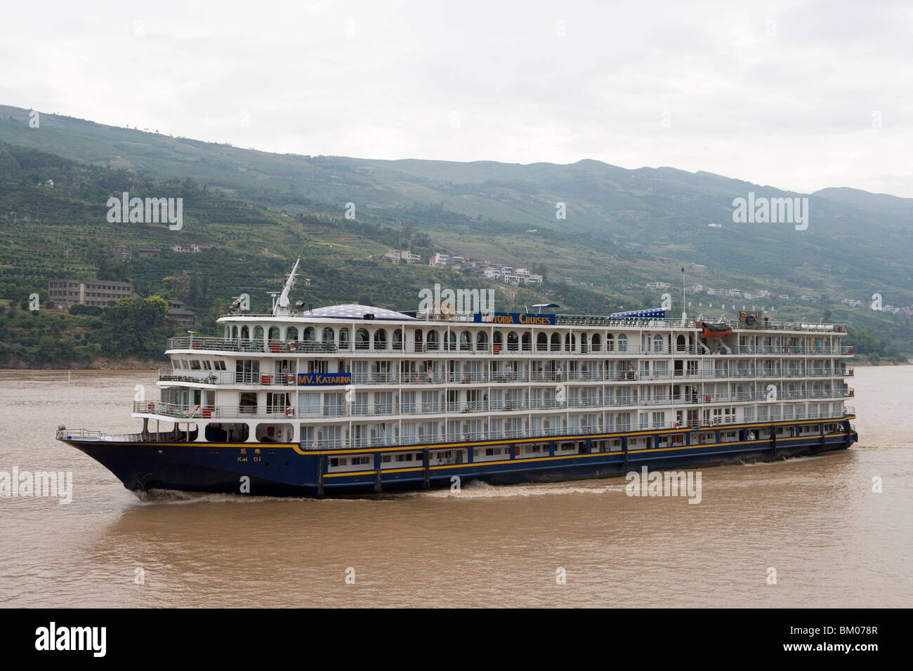 MV Victoria Katarina on Yangtze River, Victoria Cruises, near Wanxian, China Stock Photo