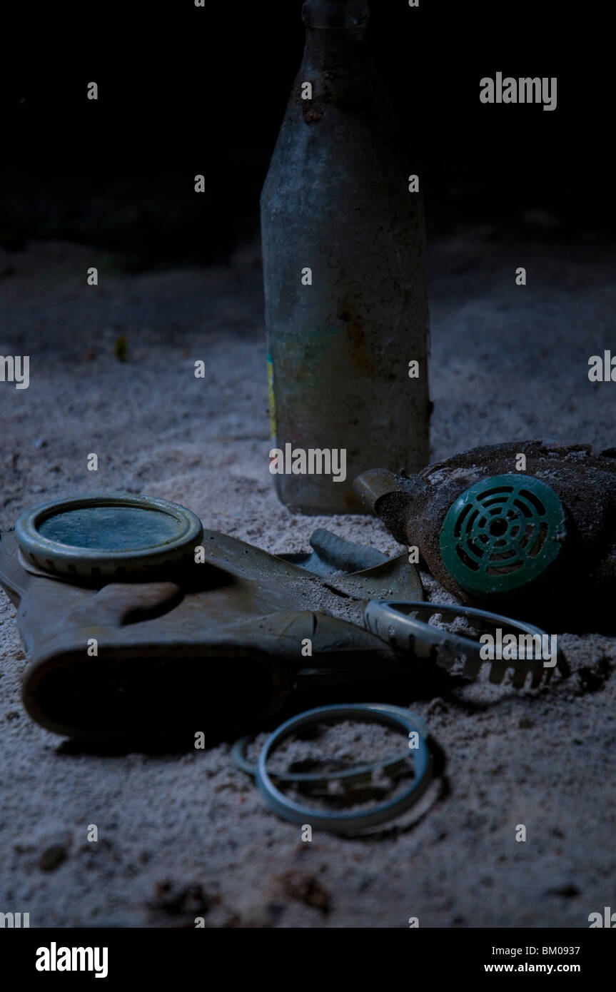 Vintage soviet gas mask hi-res stock photography and images - Alamy