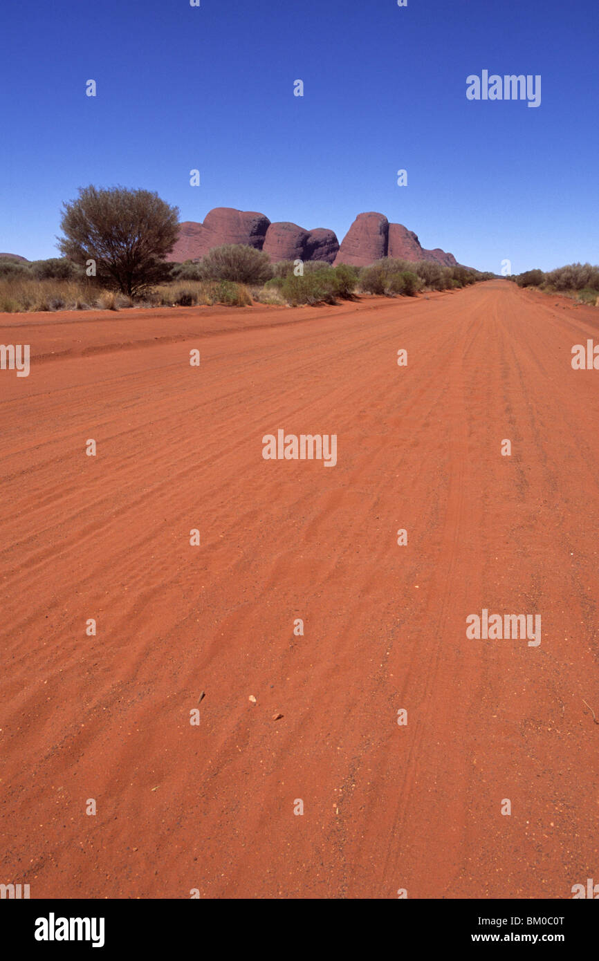 Outback Track und Kata Tjuta, The Olgas, View from Docker River Road, UluruKata Tjuta National