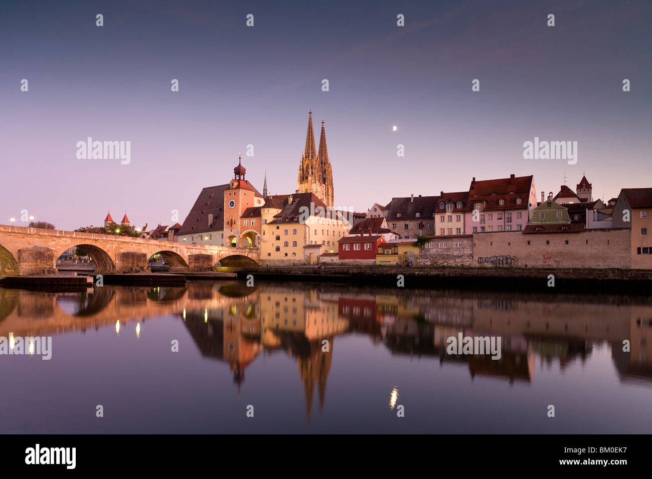 Stone bridge and Regensburg cathedral, cathedral of St. Peter, Unesco World Cultural Heritage, Donau, Regensburg, Upper Palatina Stock Photo