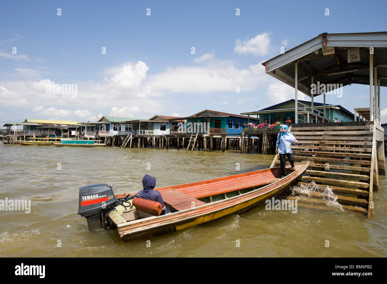 floating-village-water-taxi-kampong-ayer-water-village-bandar-seri