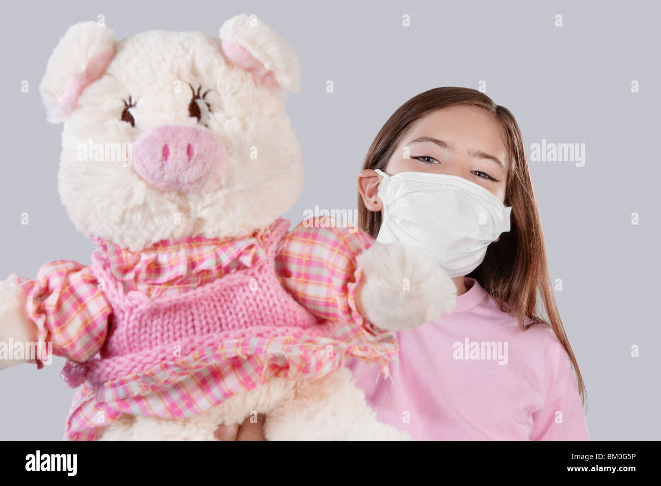 Child wearing bear mask hi-res stock photography and images - Alamy