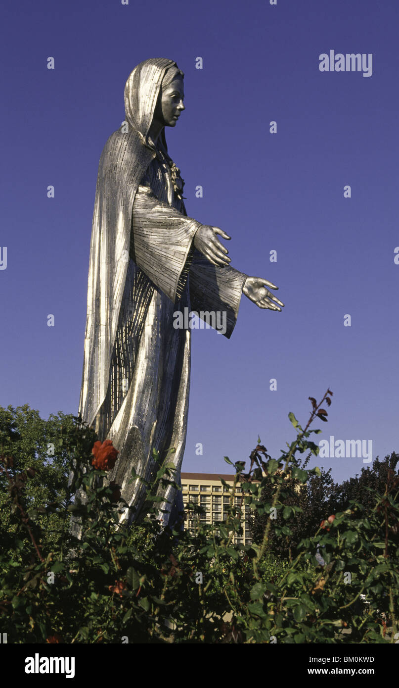 Virgin Mary statue in a church, Our Lady Of Peace Shrine, Santa Clara, California, USA Stock Photo