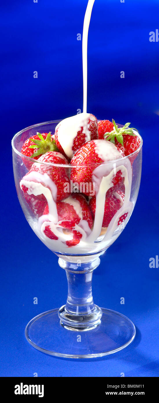 Strawberries and cream Stock Photo Alamy