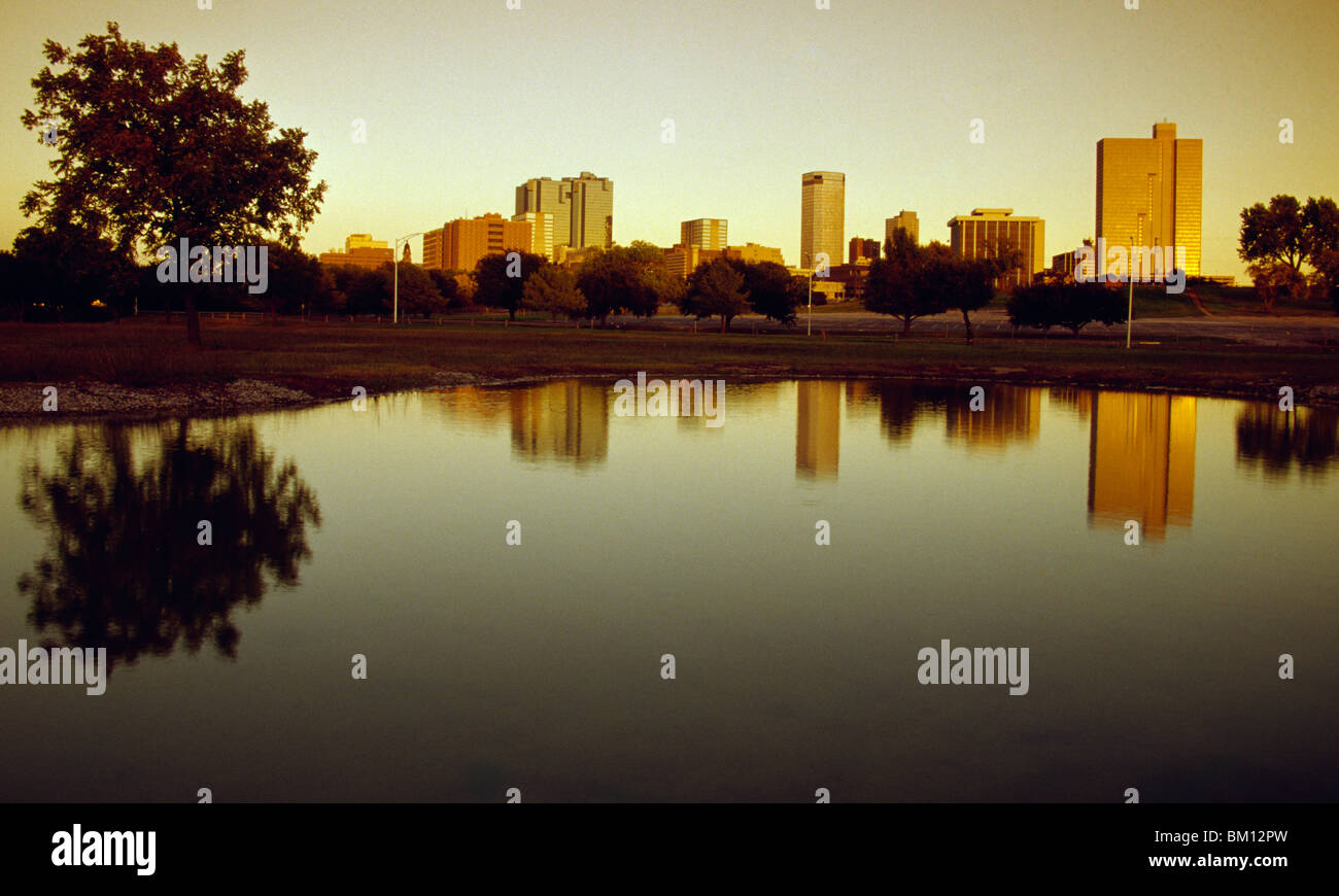 Fort worth texas city skyline hi-res stock photography and images - Alamy