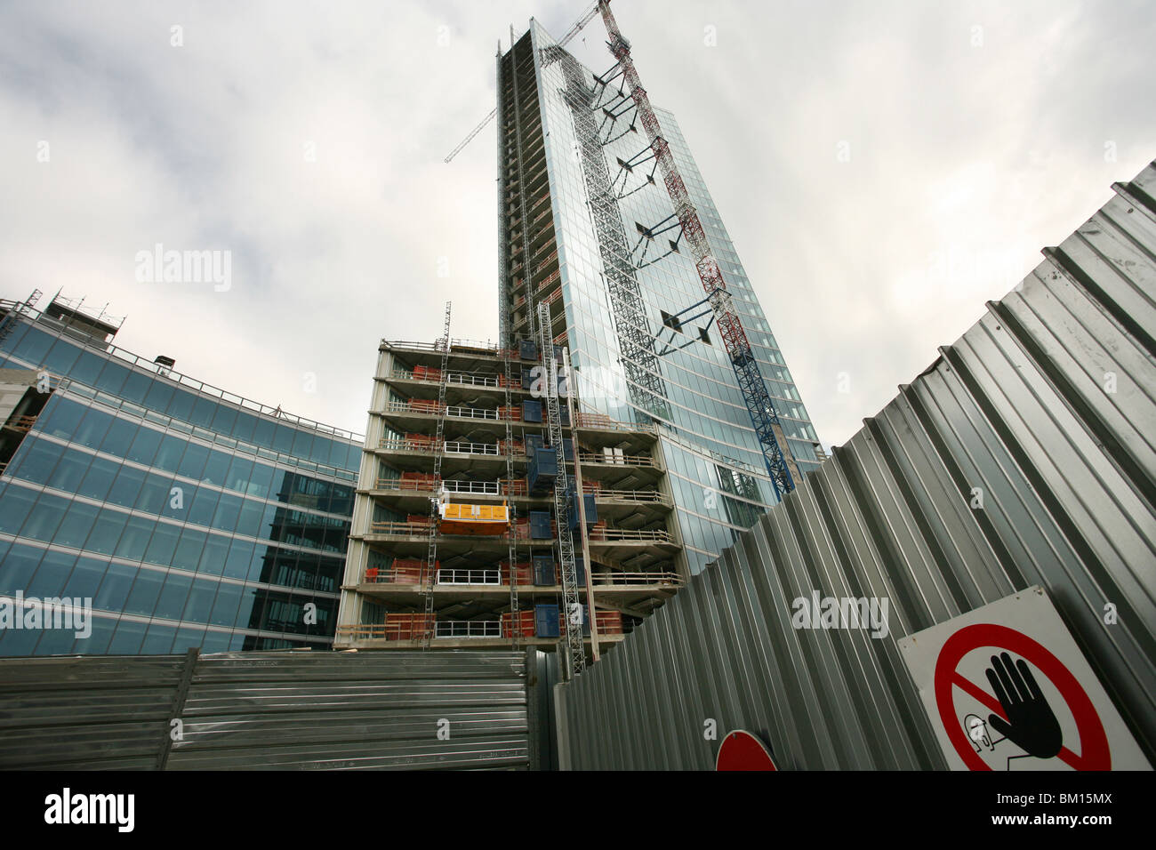 The new Palace of Regione Lombardia building site, Isola area, Milan ...
