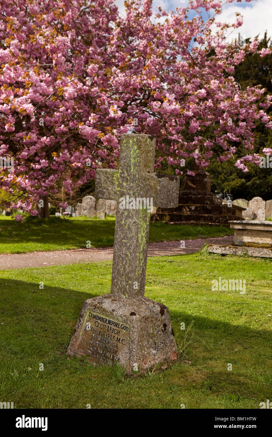 UK, England, Herefordshire, Much Marcle, St Bartholomew’s churchyard, Cecil Leigh Money Kyrle M.C memorial cross Stock Photo