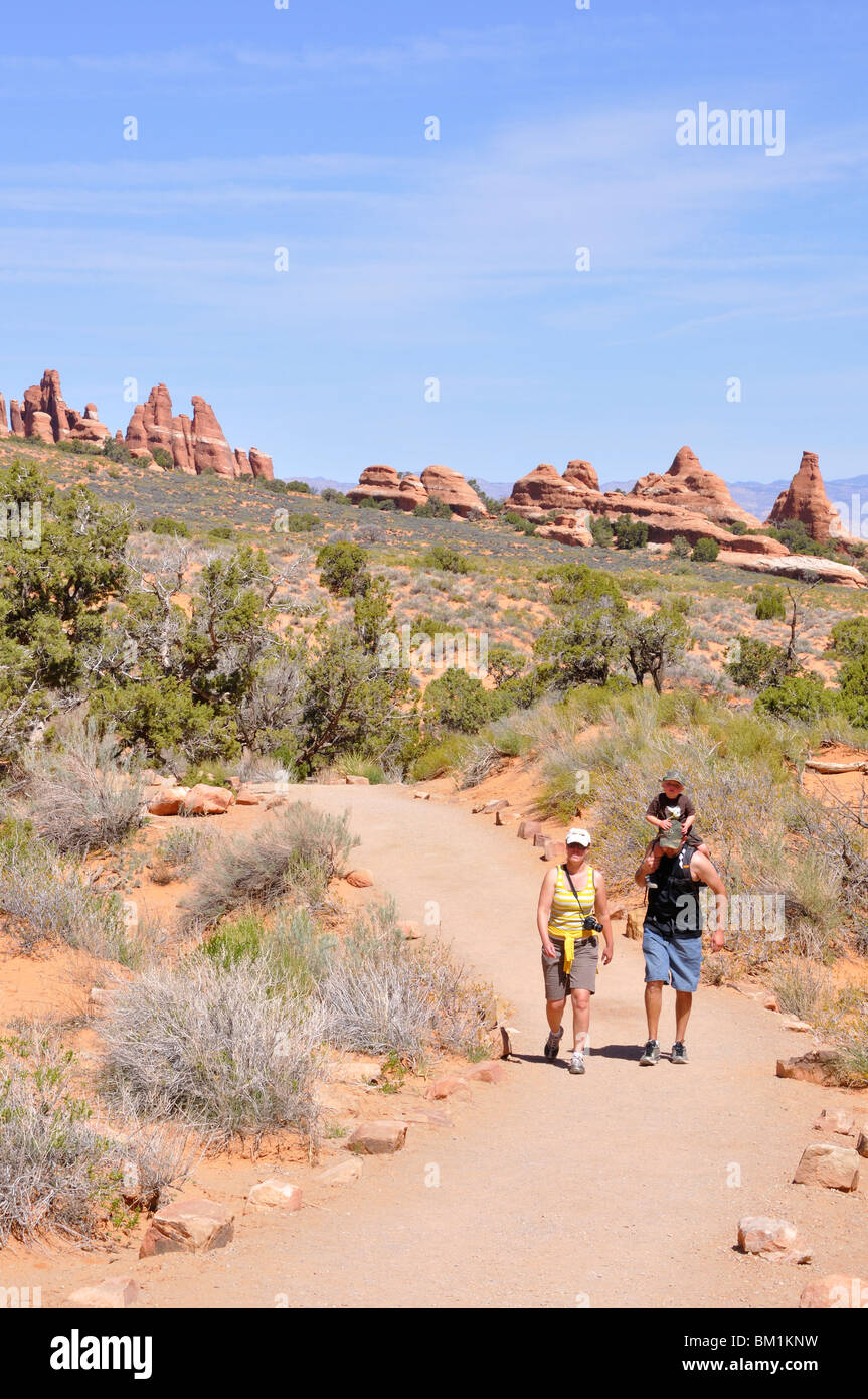 Usa family hiking national park hi-res stock photography and images - Alamy