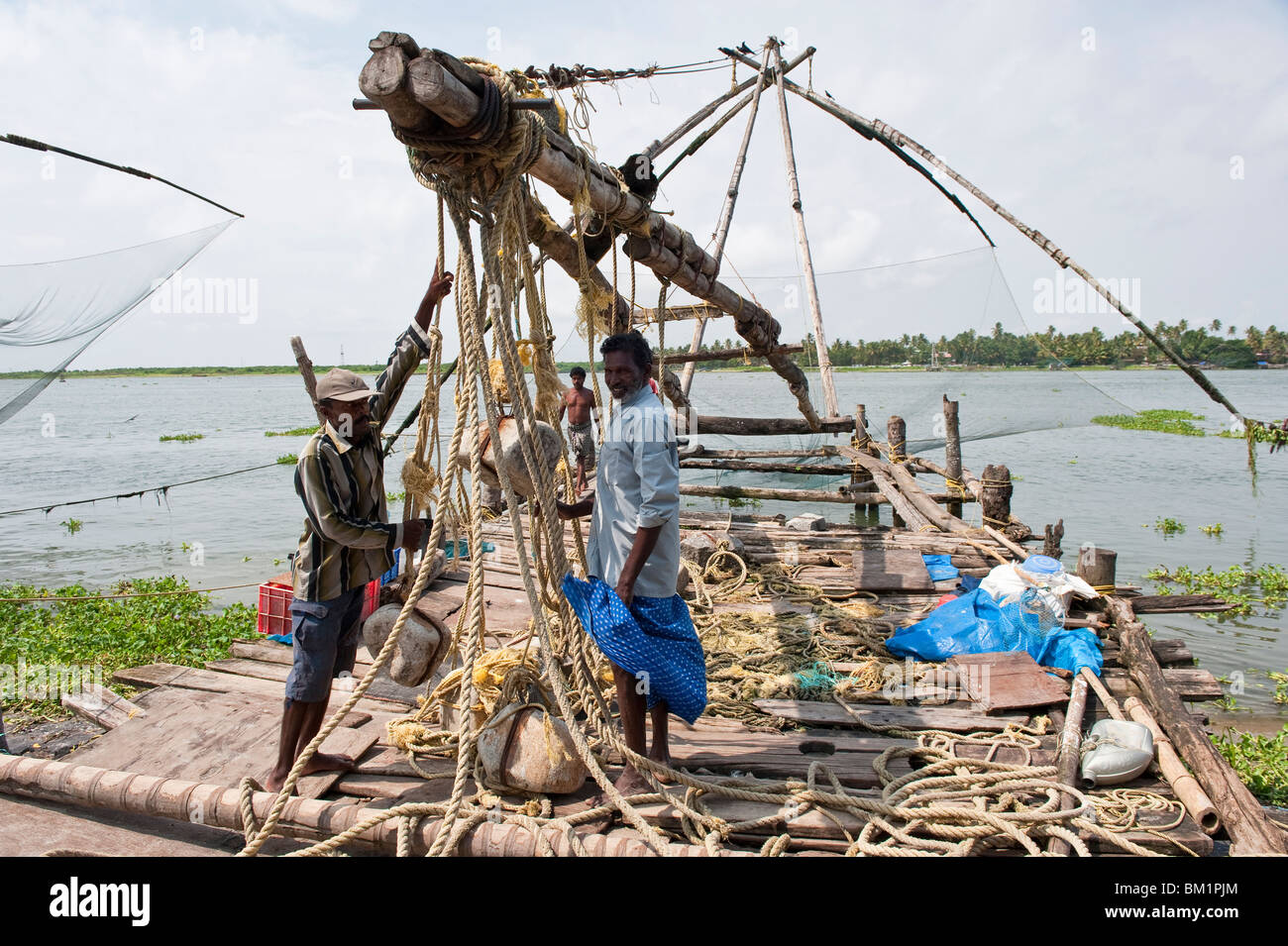 The Chinese Fishing Nets in Action, Cochin, India Stock Photo Alamy