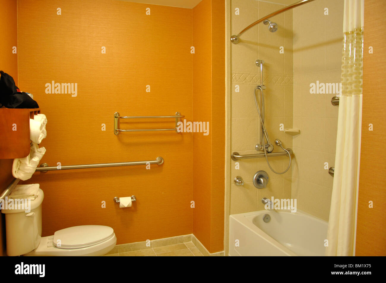 Hilton hotel bathroom Stock Photo Alamy