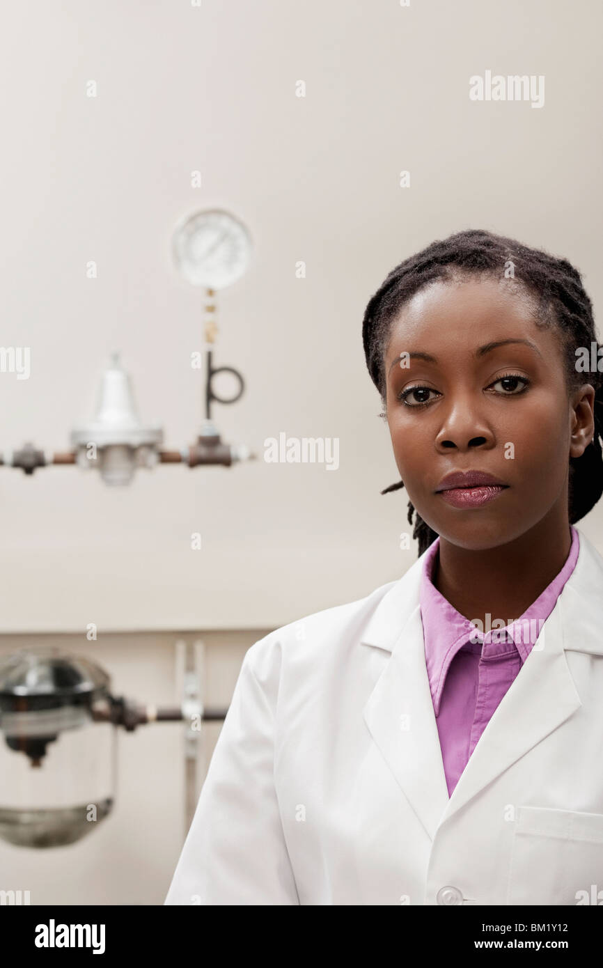 Portrait Of A Female Doctor In A Laboratory Stock Photo - Alamy