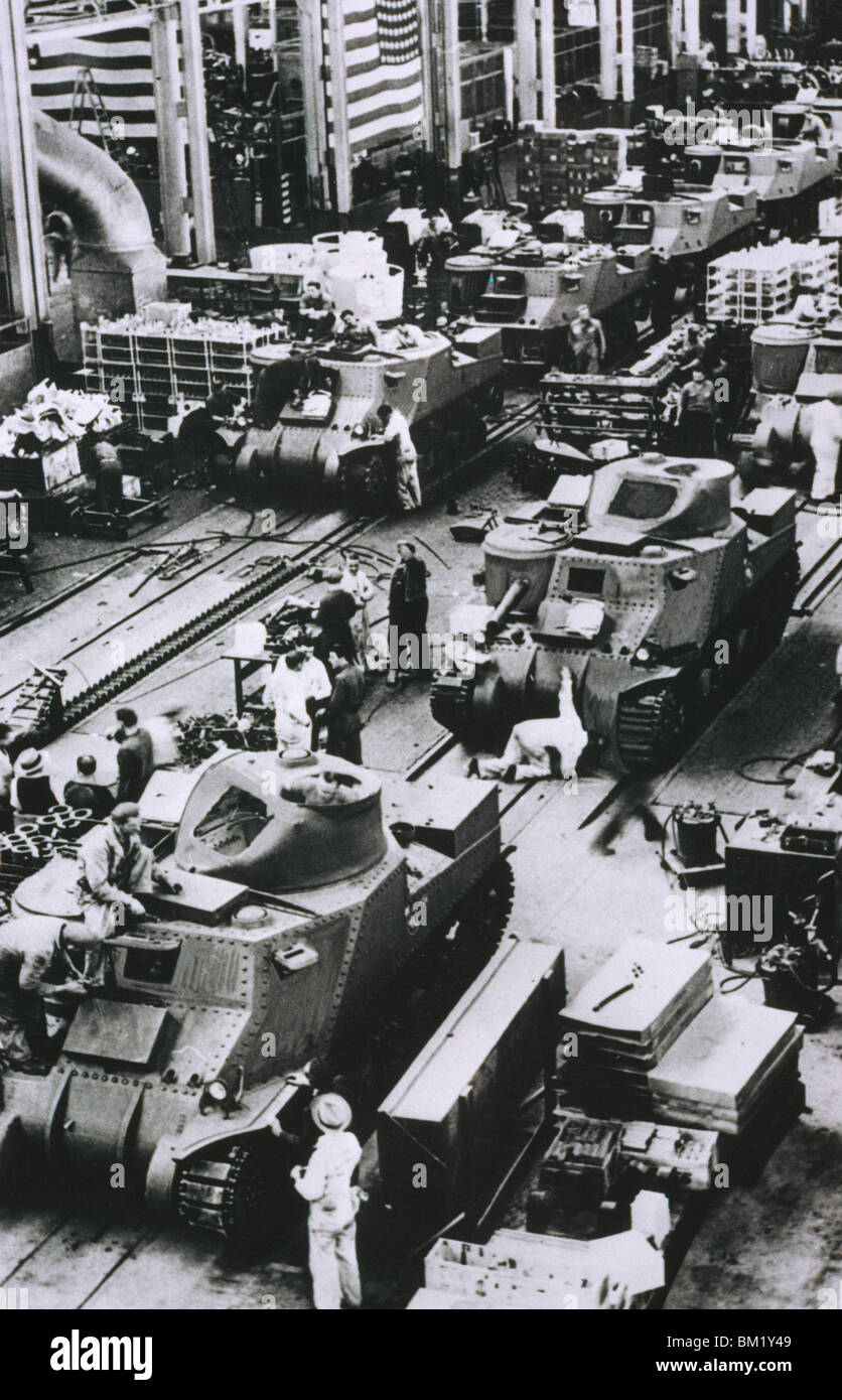https://c8.alamy.com/comp/BM1Y49/armored-tank-assembly-line-world-war-ii-BM1Y49.jpg