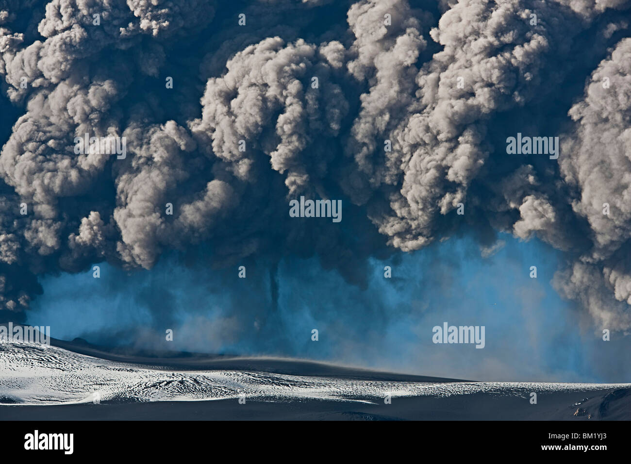 Iceland ash volcano hi-res stock photography and images - Alamy