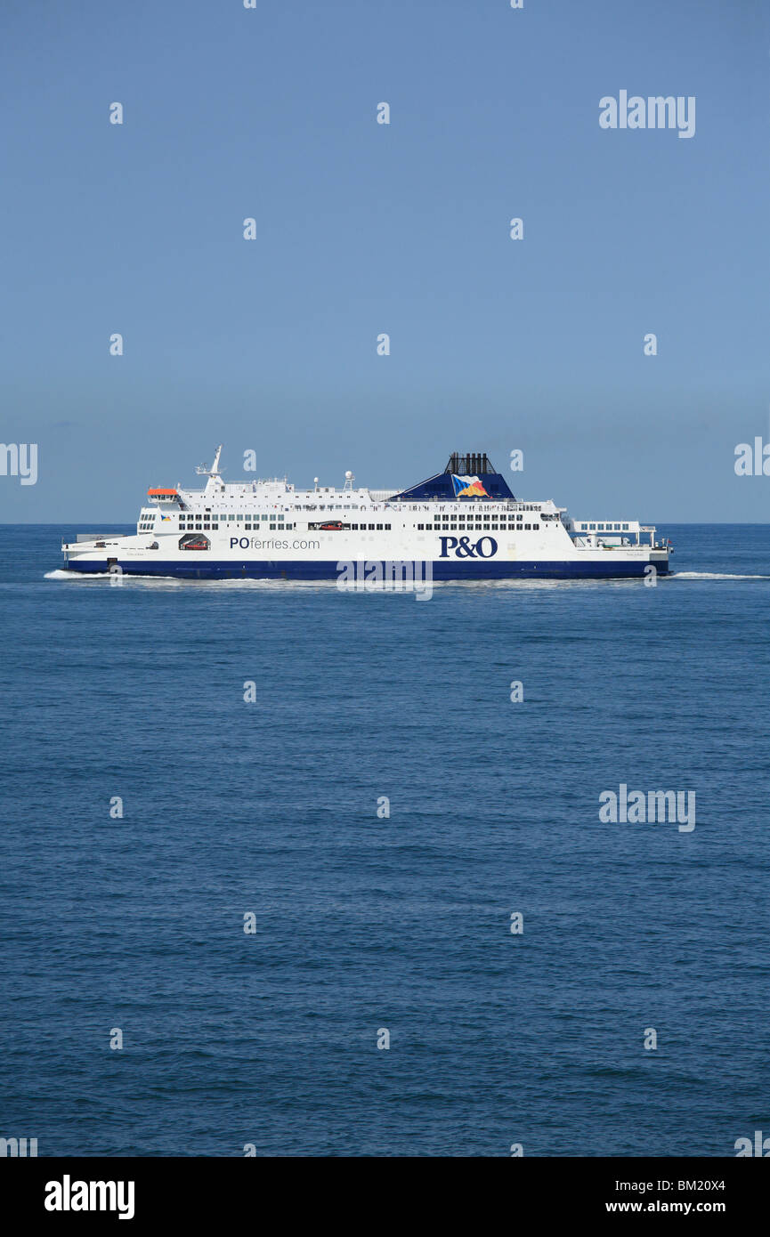 Ferry strait of dover calais passengers hires stock photography and