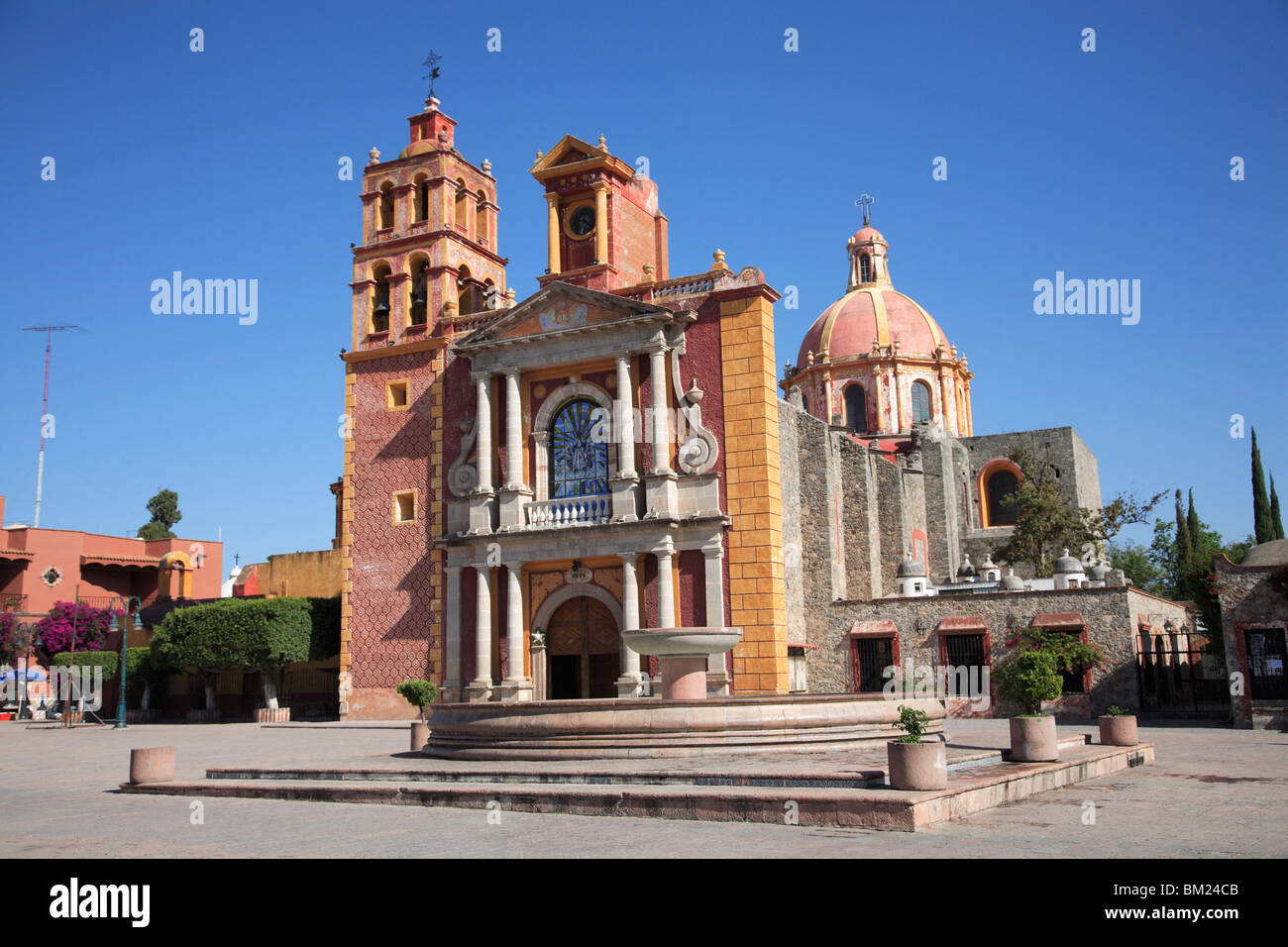 Plaza Miguel Hidalgo, Parroquia de Santa Maria de la Asuncion, Tequisquipan, Queretaro state, Mexico, North America Stock Photo