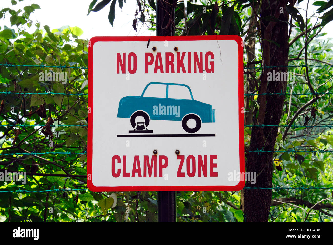 Clamping zone sign hires stock photography and images Alamy