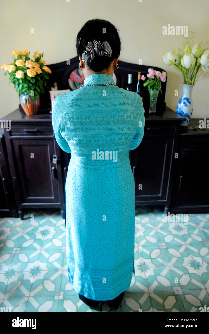 Ancestor worship in a Hanoi home, Vietnam, Indochina, Southeast Asia, Asia Stock Photo