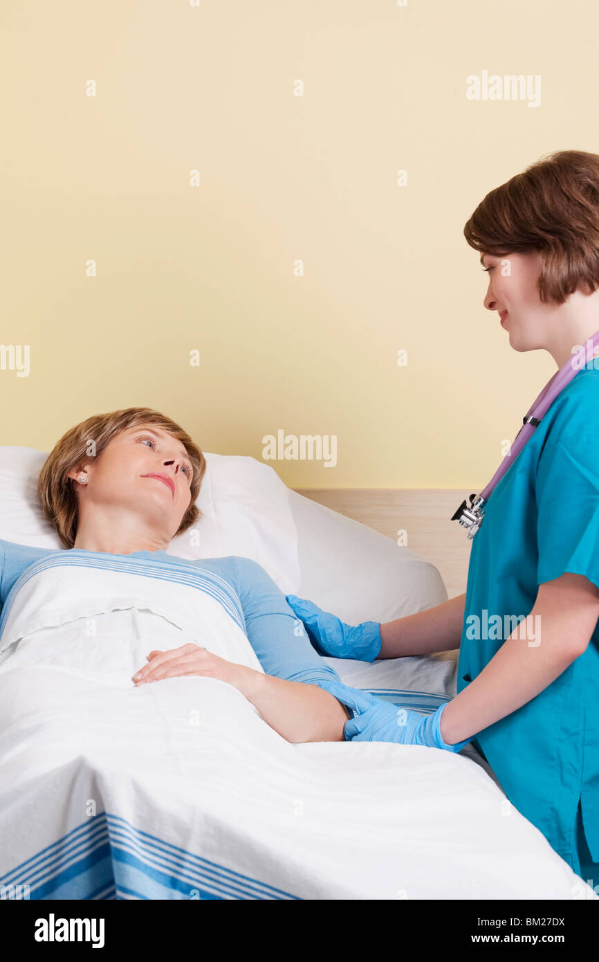 Female cardiac patient hospital hi-res stock photography and images - Alamy