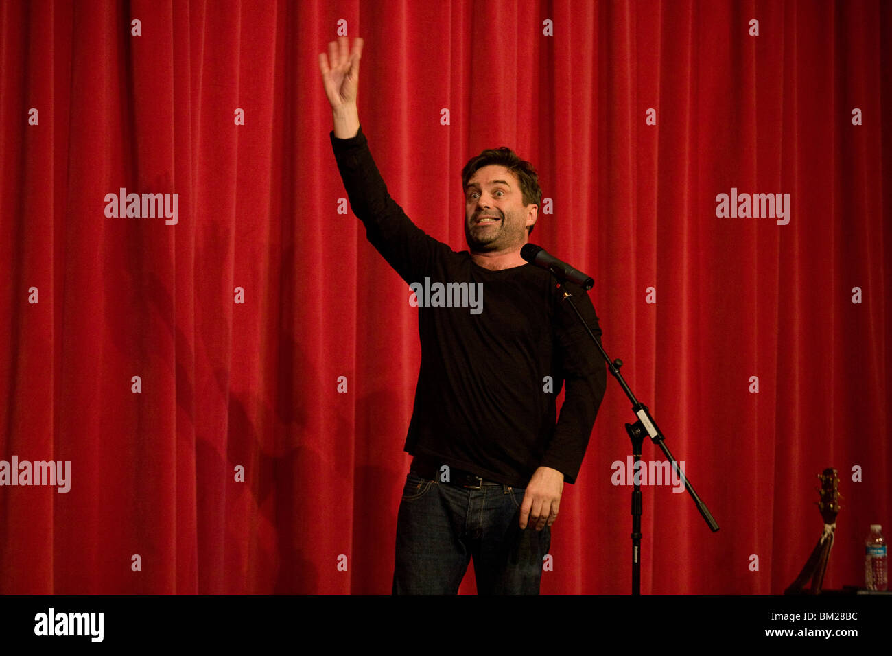 Stand up comedian hires stock photography and images Alamy