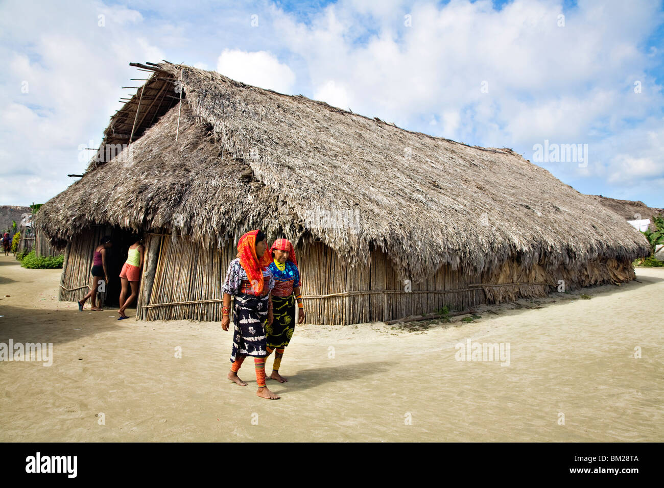 Thatched long house, where traditional Kuna ceremonies take place, Isla Tigre, San Blas Islands, Comarca de Kuna Yala, Panama Stock Photo