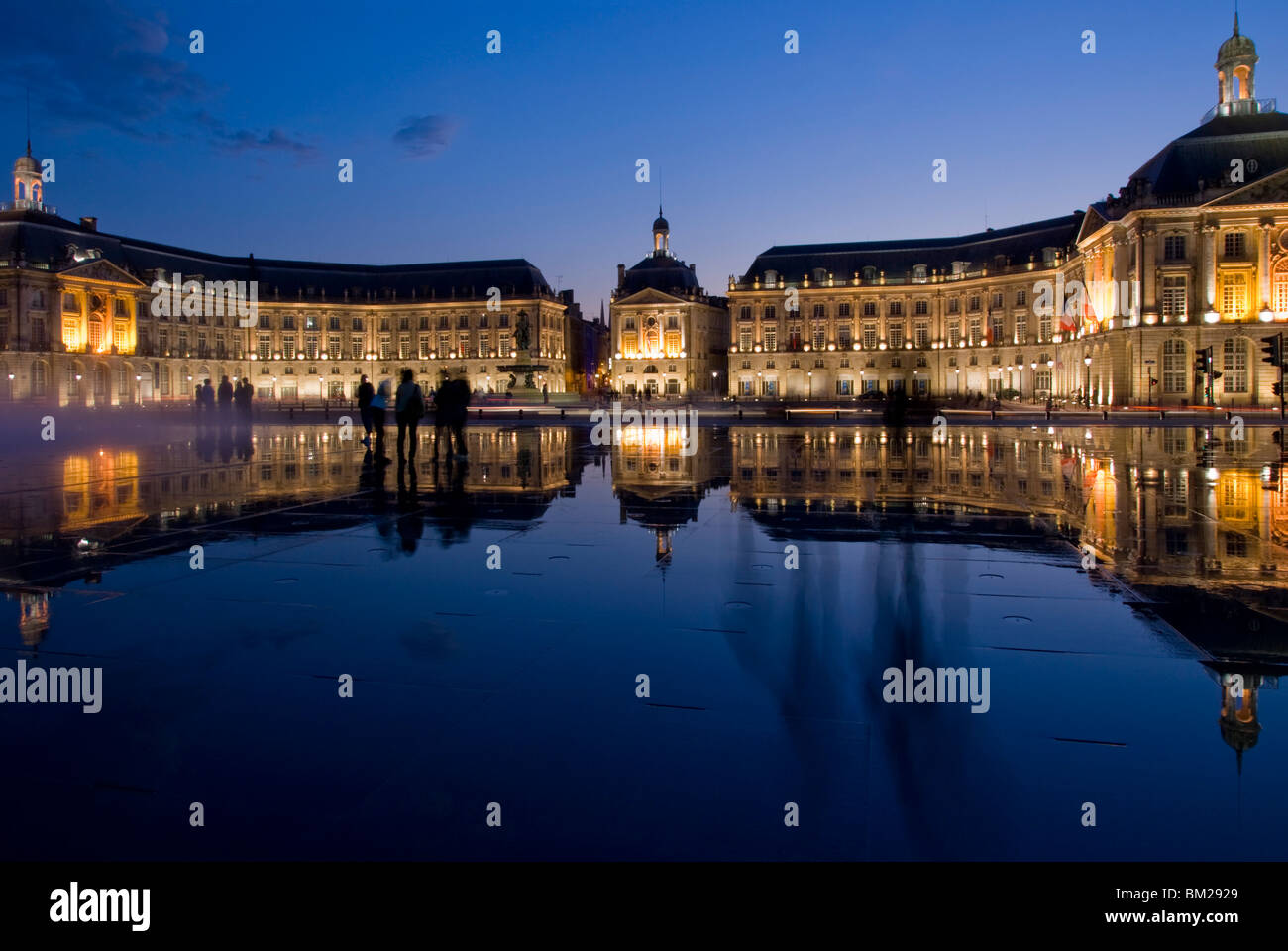 Bordeaux Night Image Hi Res Stock Photography And Images Alamy