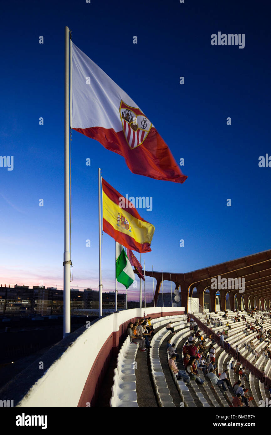 Categoría «Flag of andalucia» de fotos de stock, 2,160 imágenes