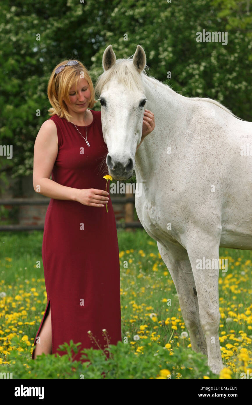 Frau mit Pferd / woman with horse Stock Photo. 