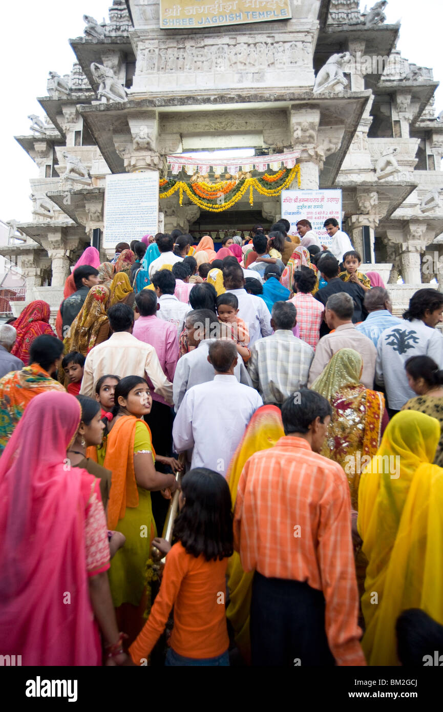Devotees at Kankera festival, Jagdish temple, Udaipur, Rajasthan, India Stock Photo