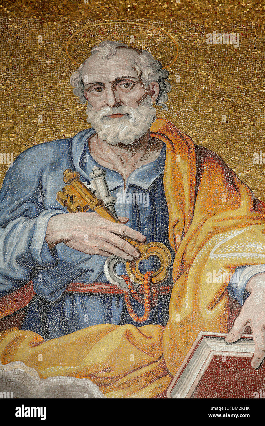 Mosaic in saint peters basilica hi-res stock photography and images - Alamy